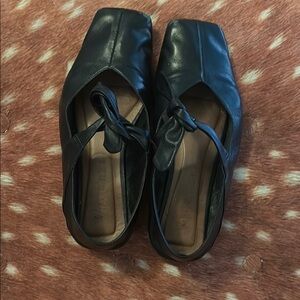 Vicenza Black Leather Ballet Flats